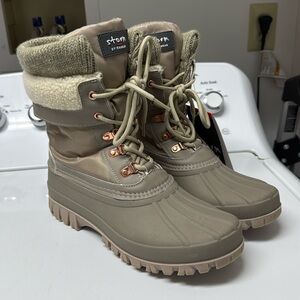 Cougar Winter Boots in Tan and Cream